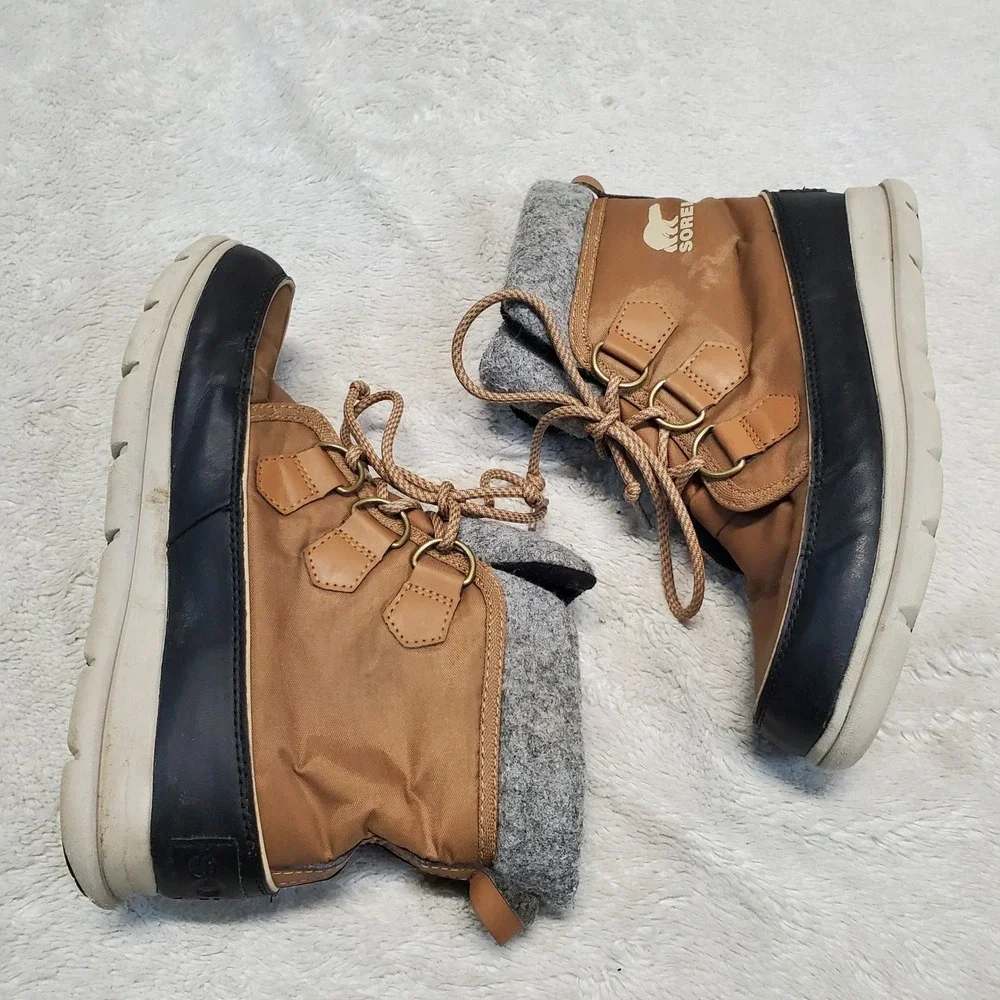 Sorel Explorer Carnival Tan Gray Fuzzy Waterproof Boots‎ Women 7.5 Cozy Winter